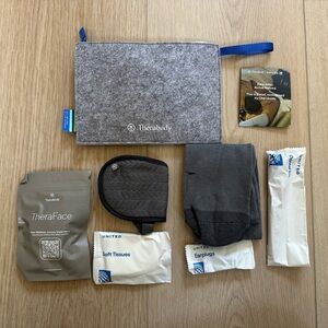 Therabody x United amenity kit